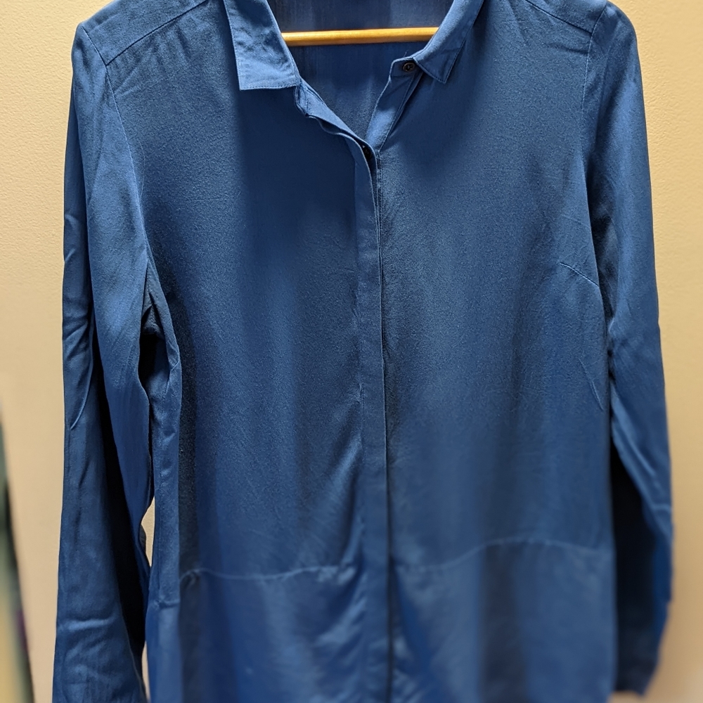 Denim hunter blouse, fits like SZ 8, ROYAL Blue